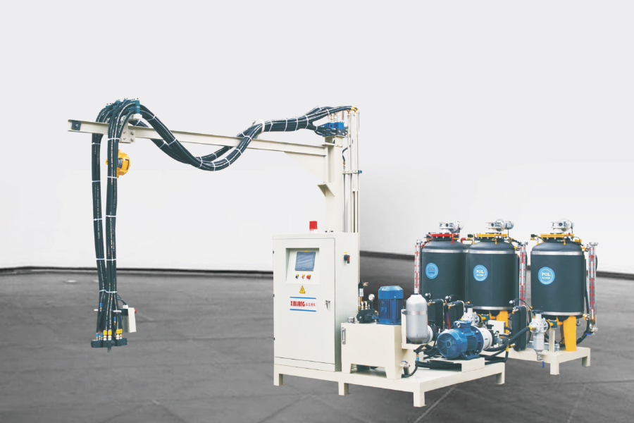 Tre-komponent polyurethan højt tryk skummende injektionsmaskine Ningbo Xinliang Machinery Co., Ltd.